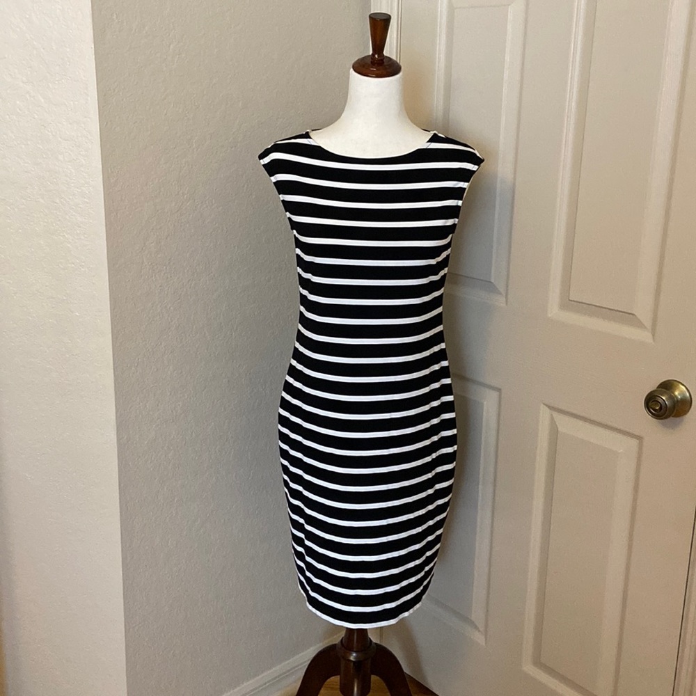 Price Drop! Chico’s size O (small or size 4/6) knit dress